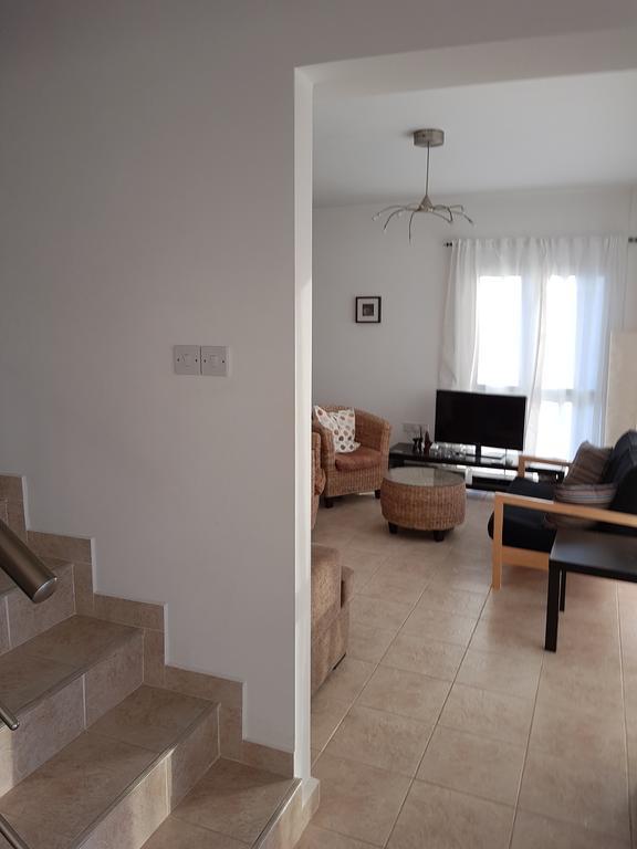 Aphrodite Beachfront Penthouse Apartment Ghaziveran Екстериор снимка