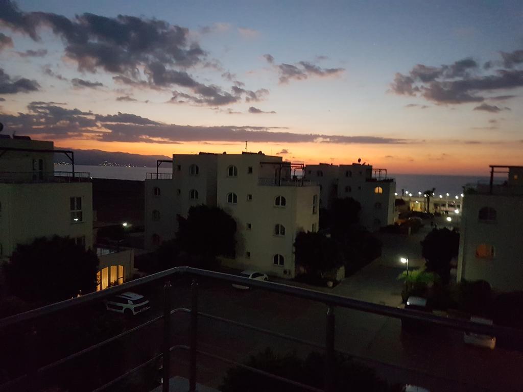 Aphrodite Beachfront Penthouse Apartment Ghaziveran Екстериор снимка