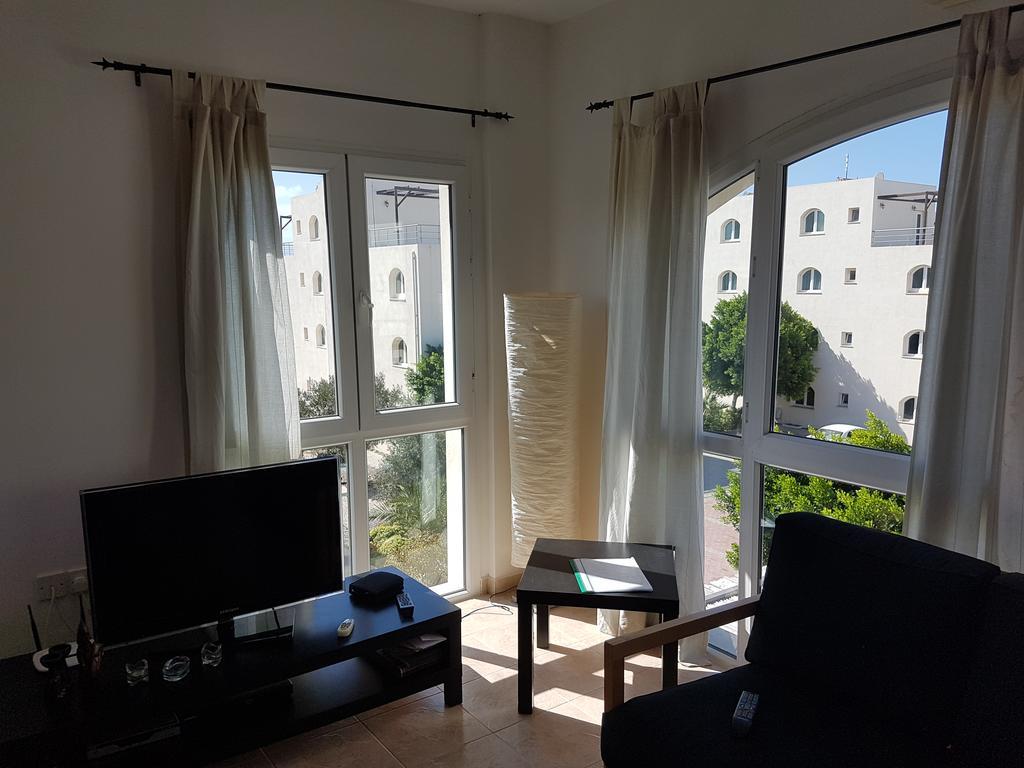 Aphrodite Beachfront Penthouse Apartment Ghaziveran Екстериор снимка